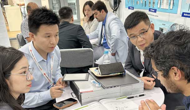 球盟会闪耀2024欧洲智慧能源展丨聚焦创新技术，共筑全球碳中和未来(图11)